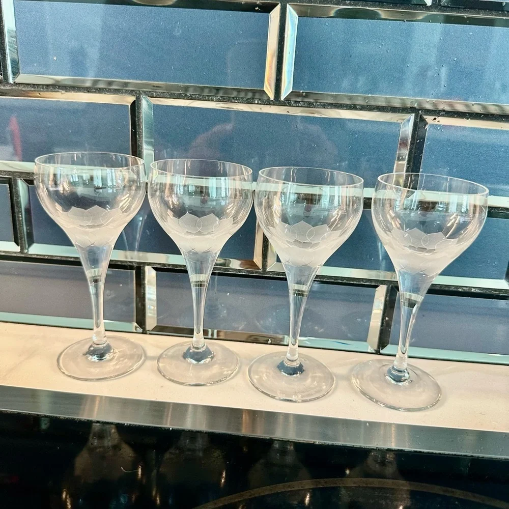 Elegant‎ crystal Glass Set
